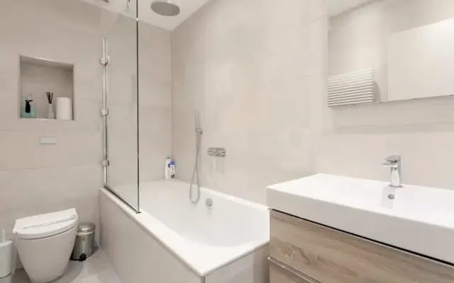 2 Bedroom Apartment in Central London