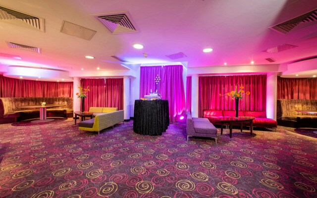 DoubleTree by Hilton London Heathrow Airport