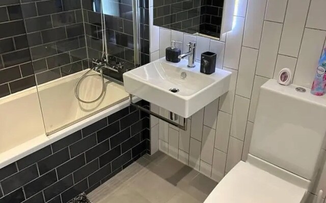 Impeccable 1-bed Apartment in London