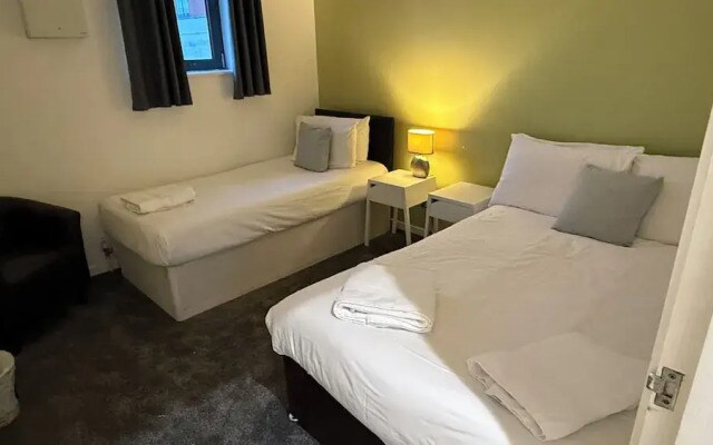 Two Bedroom Balcony Apartment Liverpool