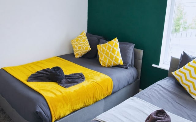 Pitchside Quarters sleeps 7