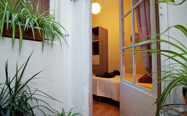 Gracia Torrijos - One Bedroom