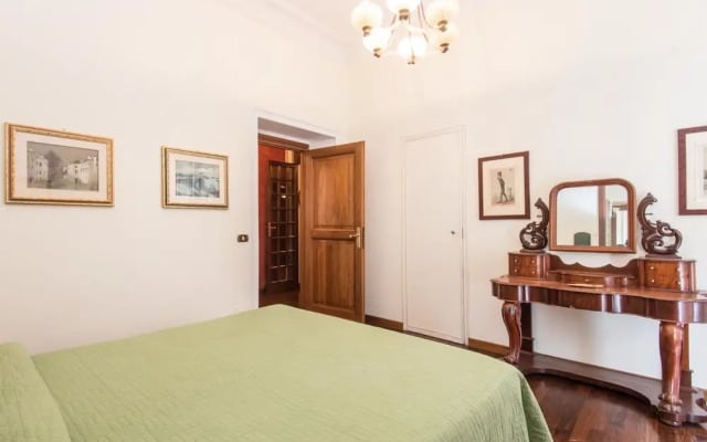 RSH Spanish Steps Luxury Apartment