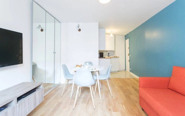 Vibrant Studio for 4 Near Gare de L'est