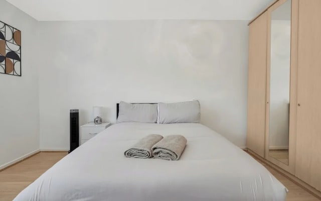 Stylish 1-bedroom Flat in Tufnell Park Sleeps 3