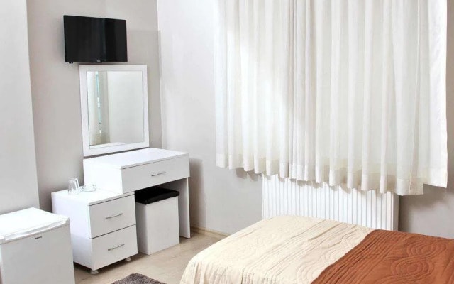 Tanin Hotel