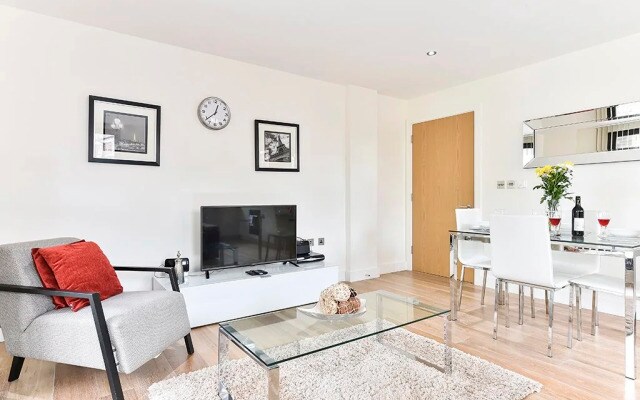 Deluxe London Bridge Apartment