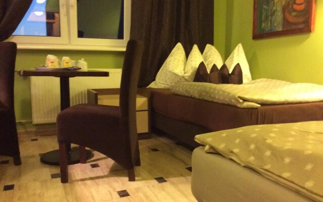 mika rooms Racławicka 144 & Wislicka 3 Studio - Adults Only
