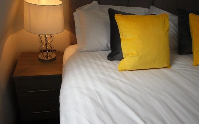 Halifax House, Studio Apartment 214