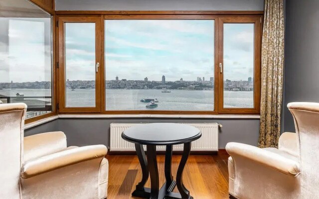 Duplex Flat w Panoramic Bosphorus View and Terrace