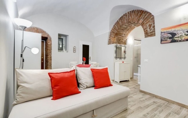 Lovely and Modern Flat 5 Minutes From Colosseo!