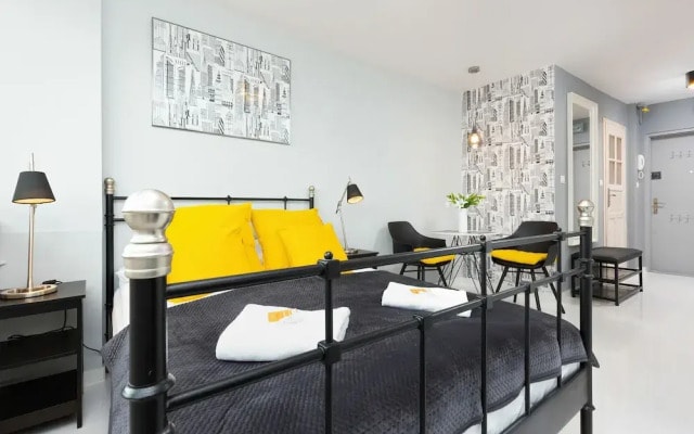 Studio Warsaw Bagno by Renters