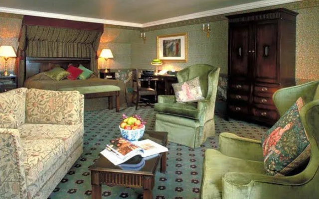 Gallery Hotel