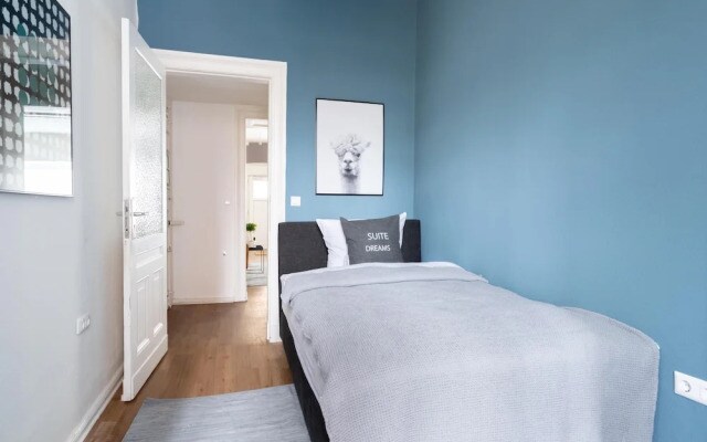 Primeflats - Huge Apartment at Gasometer 17