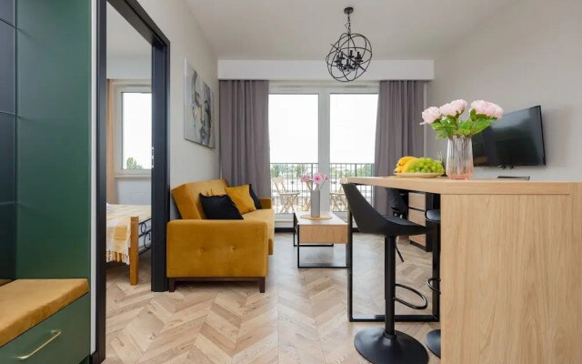 Home Factory Estate Praga Kotsisa by Renters