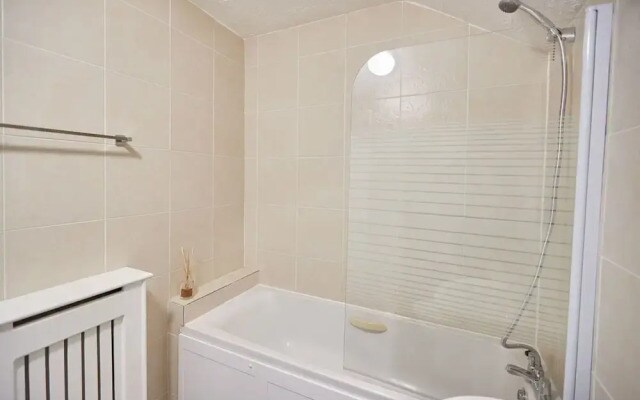 Host Stay Cosy Coastal Apartment 2