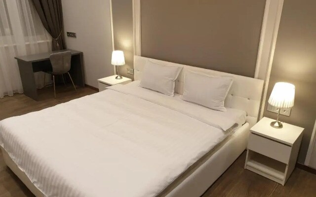 MARBEO 5 Star Luxury Suites - Peldu