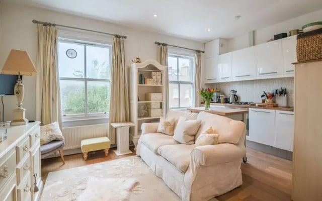 Charming Chelsea Home by the River Thames