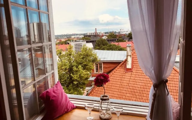 Cozy oldtown studio with magnific city view