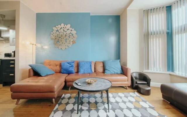 Stunning Quiet Apartment in Historic Building