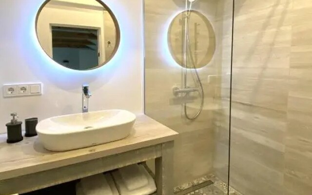 West Key Apartment