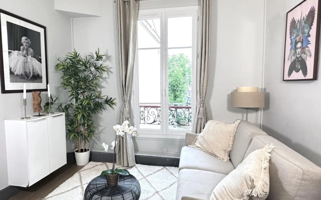 827 - Champ de Mars - Appartement parisien