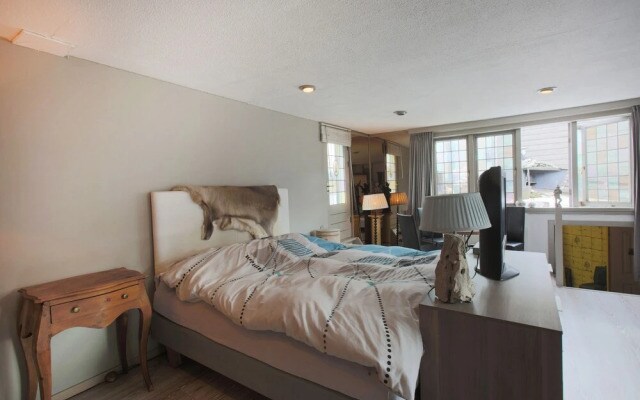 Amsterdam West Apartments