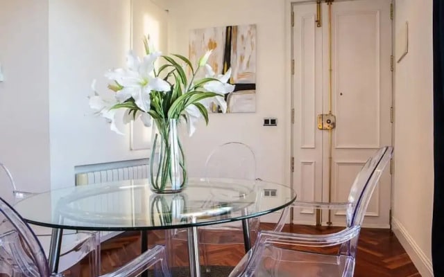 Beautiful 1 Bed Sleeps 6 W Terrace Heart of Madrid