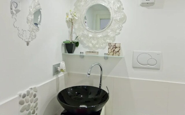 Rental In Rome Colour Colosseum Loft