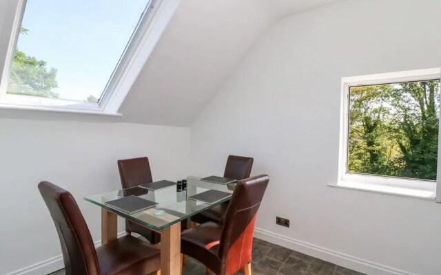 2 Rodgers Mews