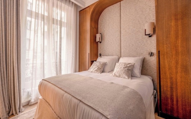 Luxury A/C Apt - 6p/3bdr - Arc de Triomphe