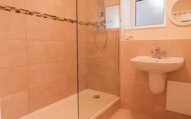 2 Bed Apartment in Russell Square