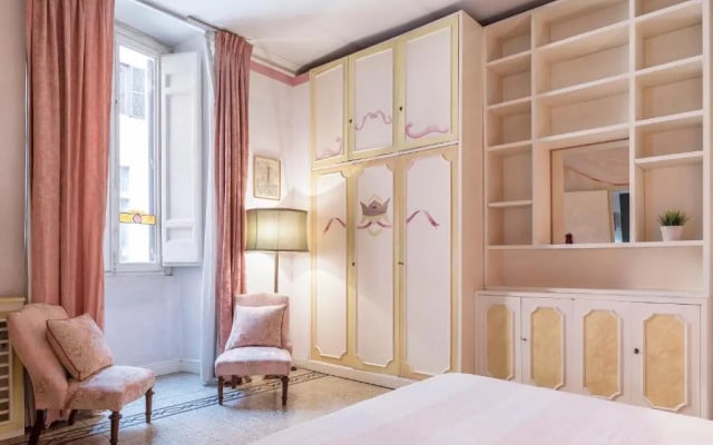 Piazza Colonna Apartment - Charme Homes