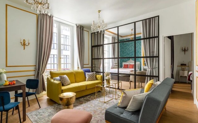 Luxury 2 Bedroom Apartment - Louvre