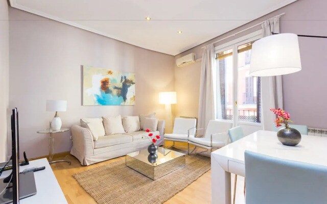 Puerta del Sol Stylish Aparments by Allô Housing