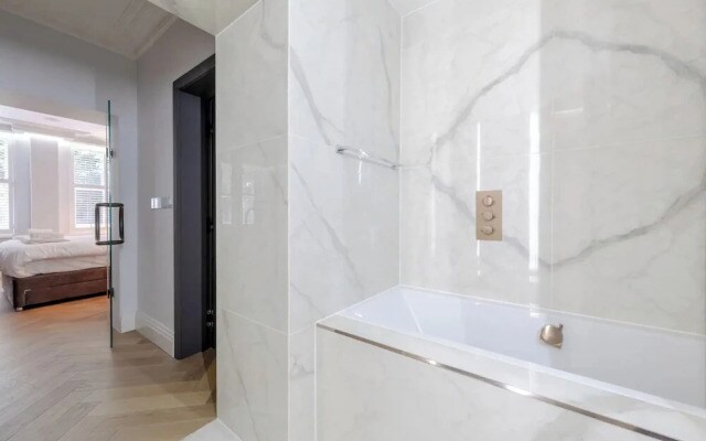 Beautifully Refurbished 2BD Flat - Earl's Court!