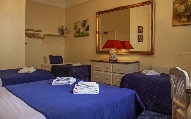 Blades Hotel