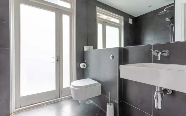 Modern Maisonette Southfields London