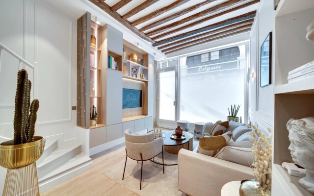Historical House in the Heart of Paris - 5