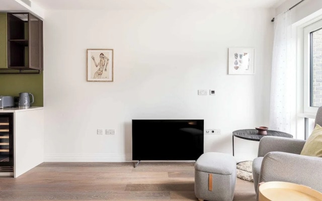 Modern Chelsea Apartment