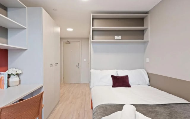 Fabulous Large City Centre Apt 6BR - Sleeps 6