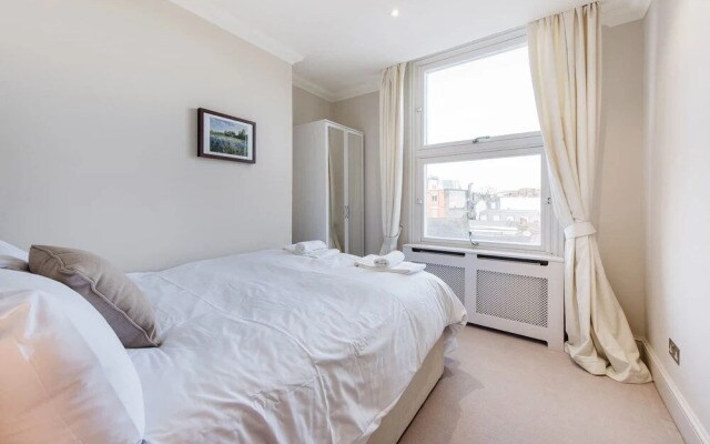 Bright & Modern 2bed in Earls Court