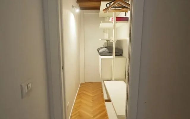 Spanish Steps Romantic Nest With Balcony