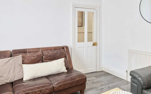 Host Stay Bishop House