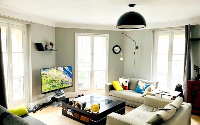 Apartment with 2 Bedrooms in Paris, with Balcony And Wifi