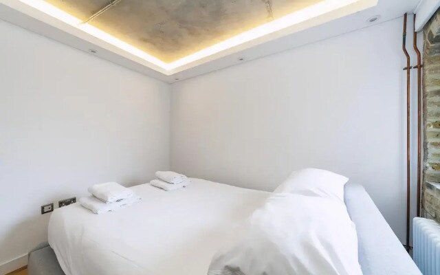 Industrial-chic Flat Near Tower Bridge