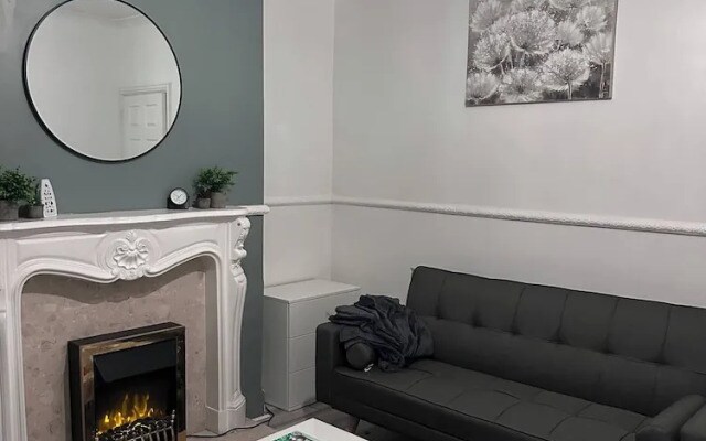Spacious 3-bed Home at the Heart of Sheffield S2