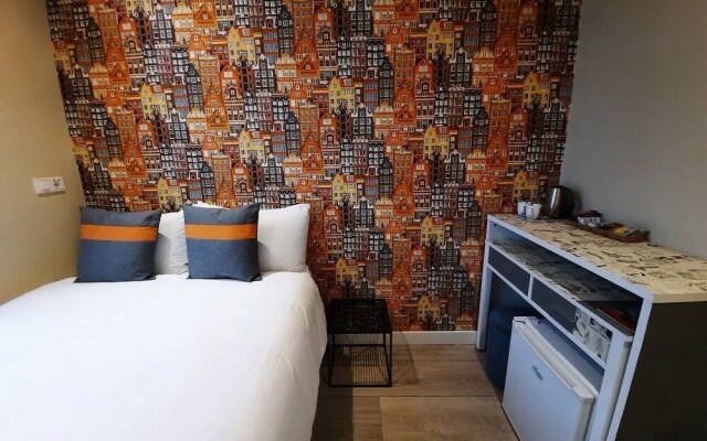 RoomWest