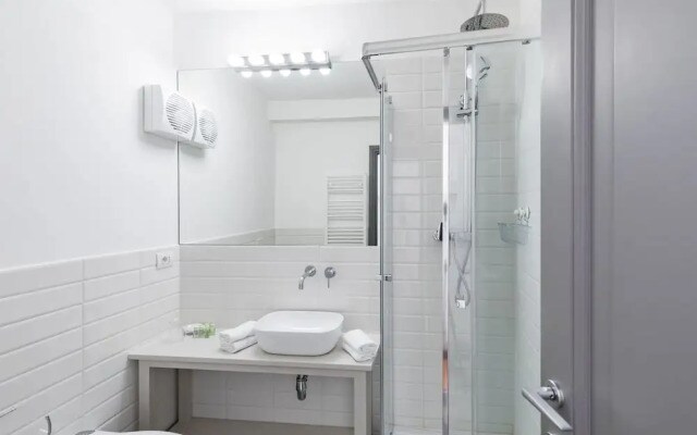 Pietra Square Residence
