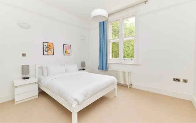 The Woolwich Retreat - Enticing 5bdr House With Parking